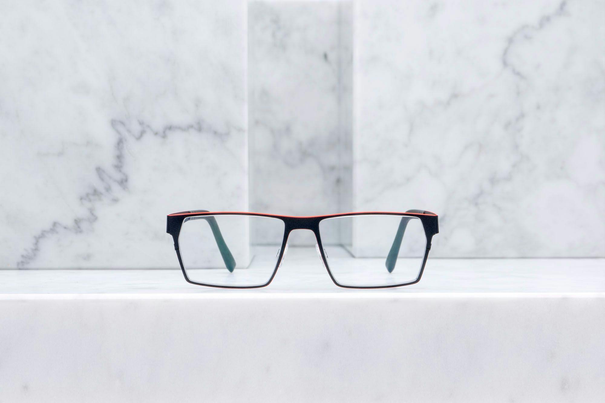Compton is a clear rectangular lens with a high bridge and vivid – red, lime or green – colors along the edges.