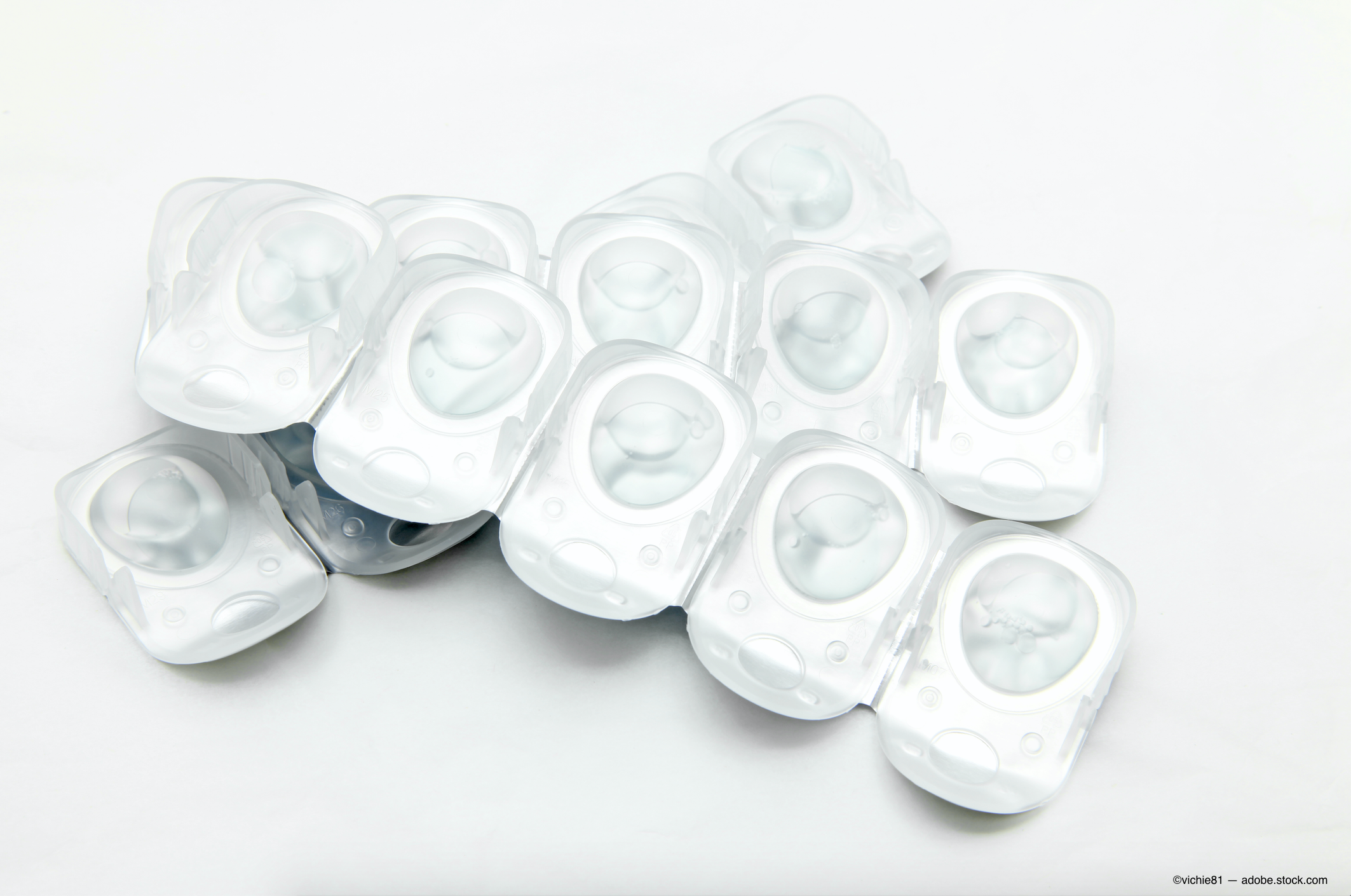 Silicone hydrogel daily disposable lenses match hydrogel for comfort